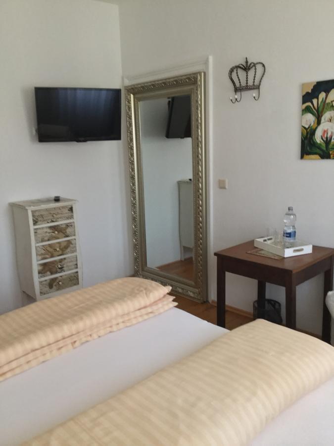 Vivo-Vino Bed and Breakfast Weisenheim am Sand Εξωτερικό φωτογραφία